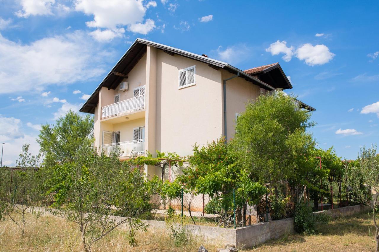 Apartment Dalmatien Raslina Dış mekan fotoğraf