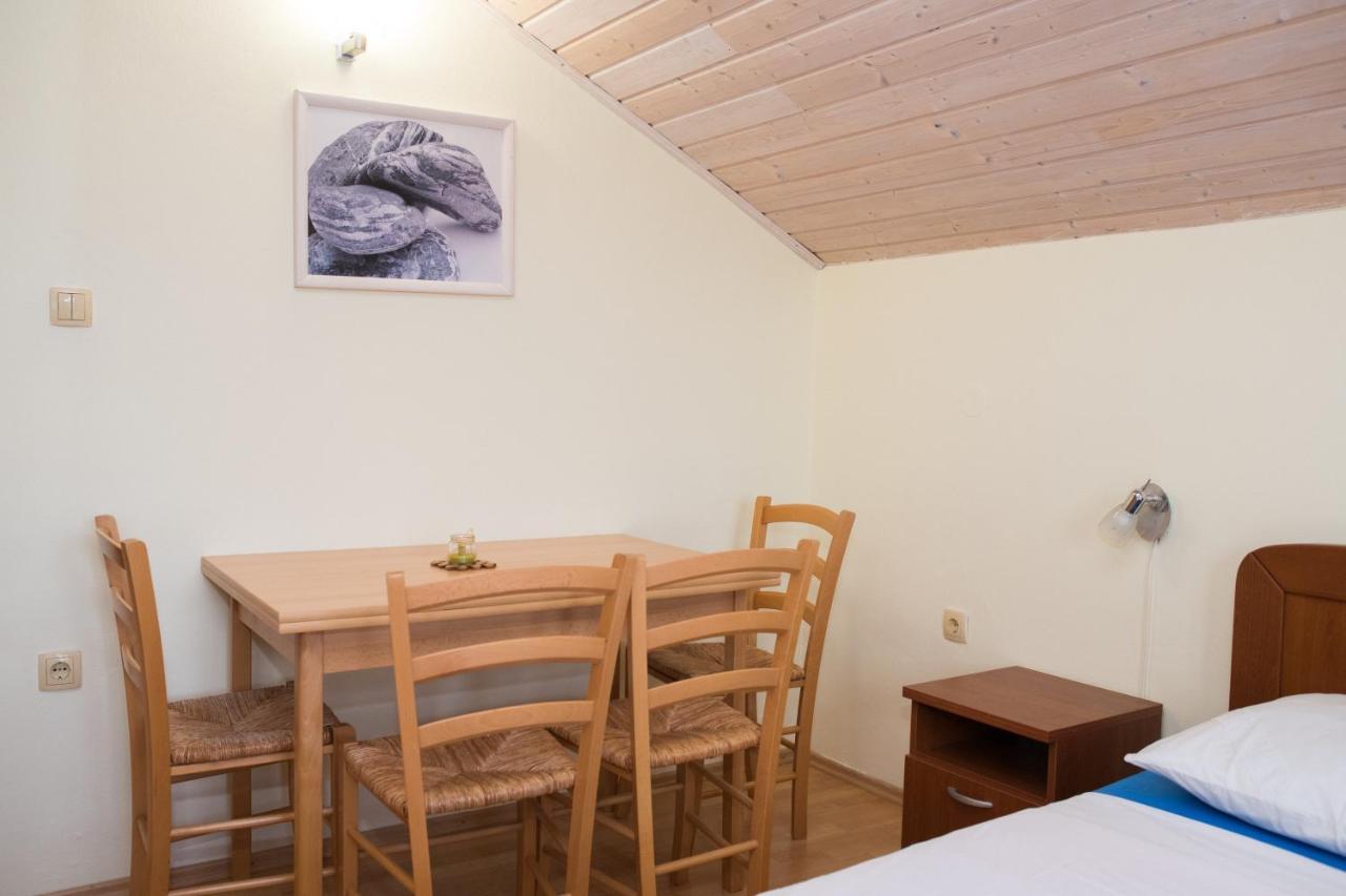 Apartment Dalmatien Raslina Dış mekan fotoğraf
