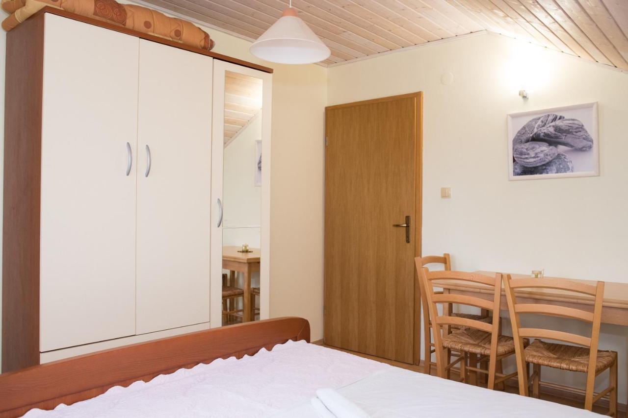 Apartment Dalmatien Raslina Dış mekan fotoğraf